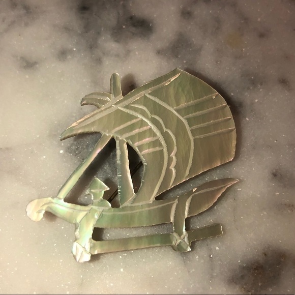 vtg 1930’s Abalone Mother of Pearl Sailboat Brooch C Clasp 1.6” - Picture 2 of 6